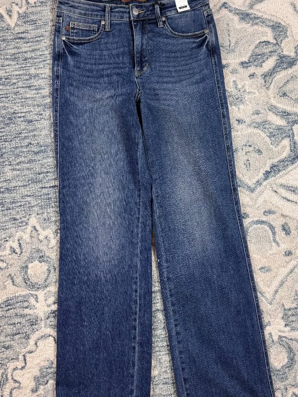 NWT Judy Blue Tummy Control Straight Leg Mid Rise Size 7/28 Style #:JB88870MD
